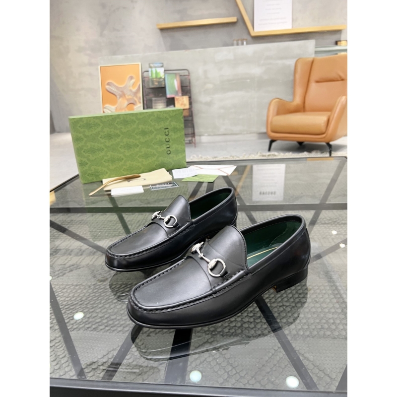 G*u*i leather shoes